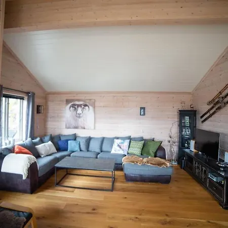 Feriehus Beautiful Cozy Mountain - Fully Equipped - Free Parking