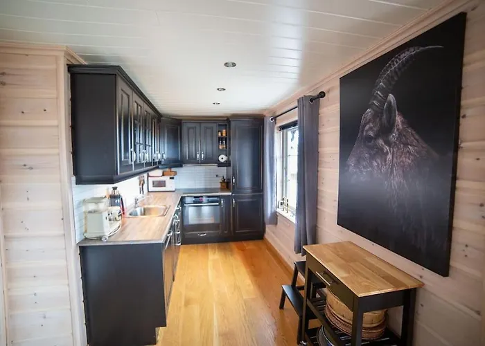 Beautiful Cozy Mountain - Fully Equipped - Free Parking Feriehus