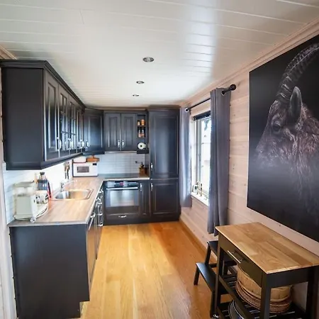 Beautiful Cozy Mountain - Fully Equipped - Free Parking Holiday home